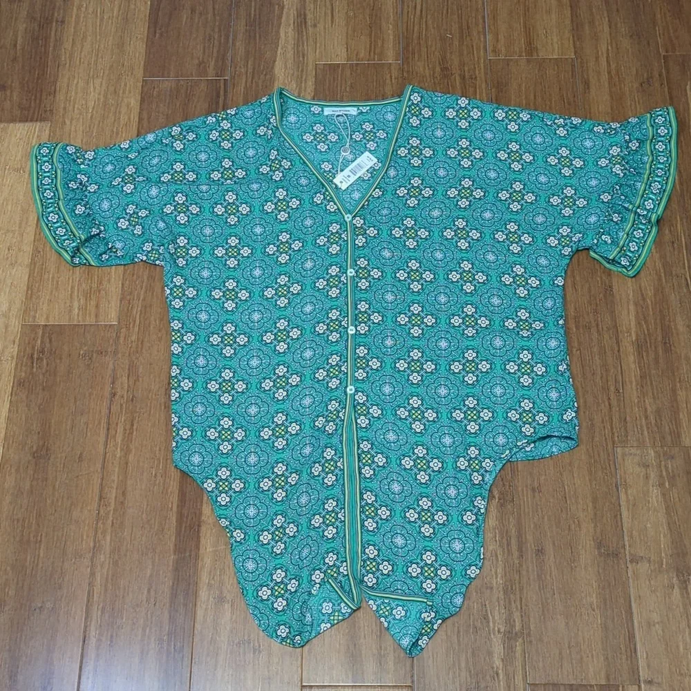 Max Studio Green & Yellow Button Up Tie & Waist Blouse Size Medium